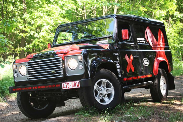 Avery® MPI 3001 autosticker met heldere kleuren en duurzame afwerking.