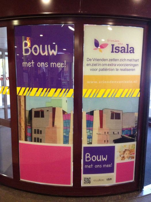 Transparante raamstickers met optie voor witprint en spiegelbeeld design.
